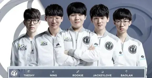 在主场对阵 在主场对阵